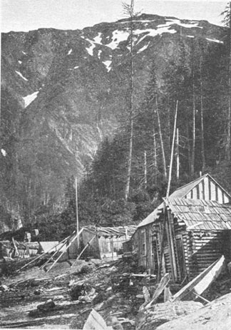 Miners cabins Dawson.jpg (55841 bytes)