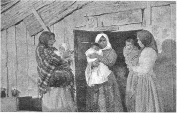 Native women with babies.jpg (27707 bytes)
